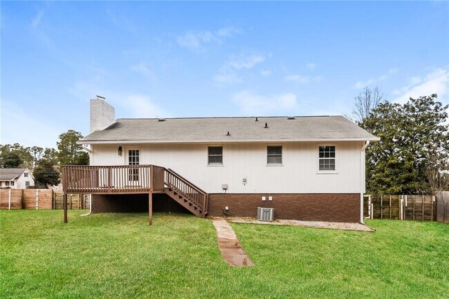 Building Photo - 1885 Blanche Dr