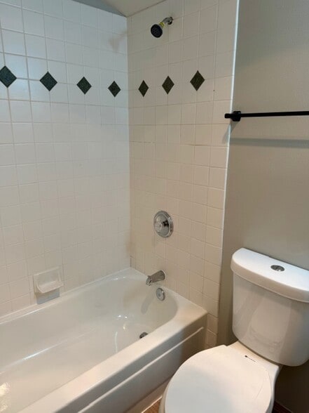 Building Photo - 7543 11th Ave NE #B