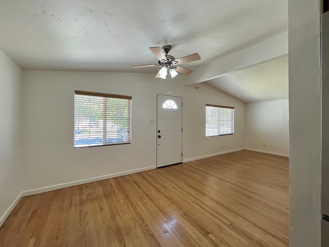 Building Photo - Charming Three Bedroom South Napa Home