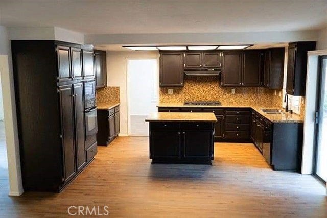 Building Photo - 3030 Wellington Dr