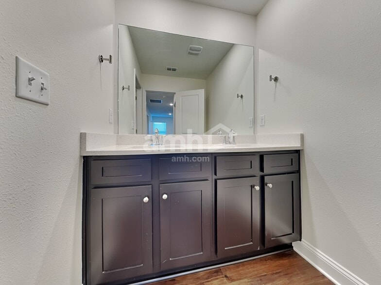 Building Photo - 179 Elcano Ln