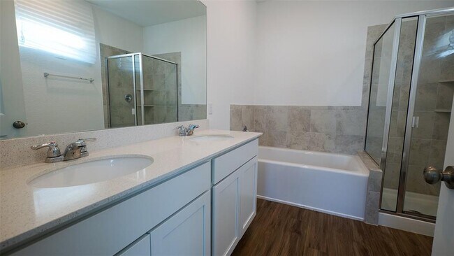 Building Photo - 1321 Weatherford Ln