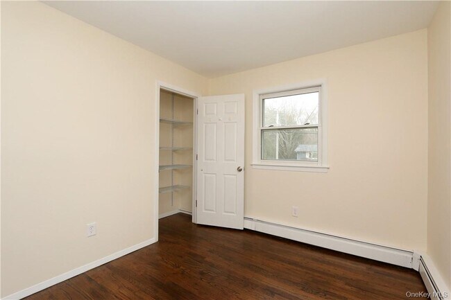 Building Photo - 158 Dykeman Rd