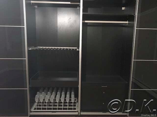 Building Photo - 469 E Park Ave