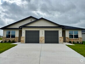 Building Photo - 914 Switchgrass Dr
