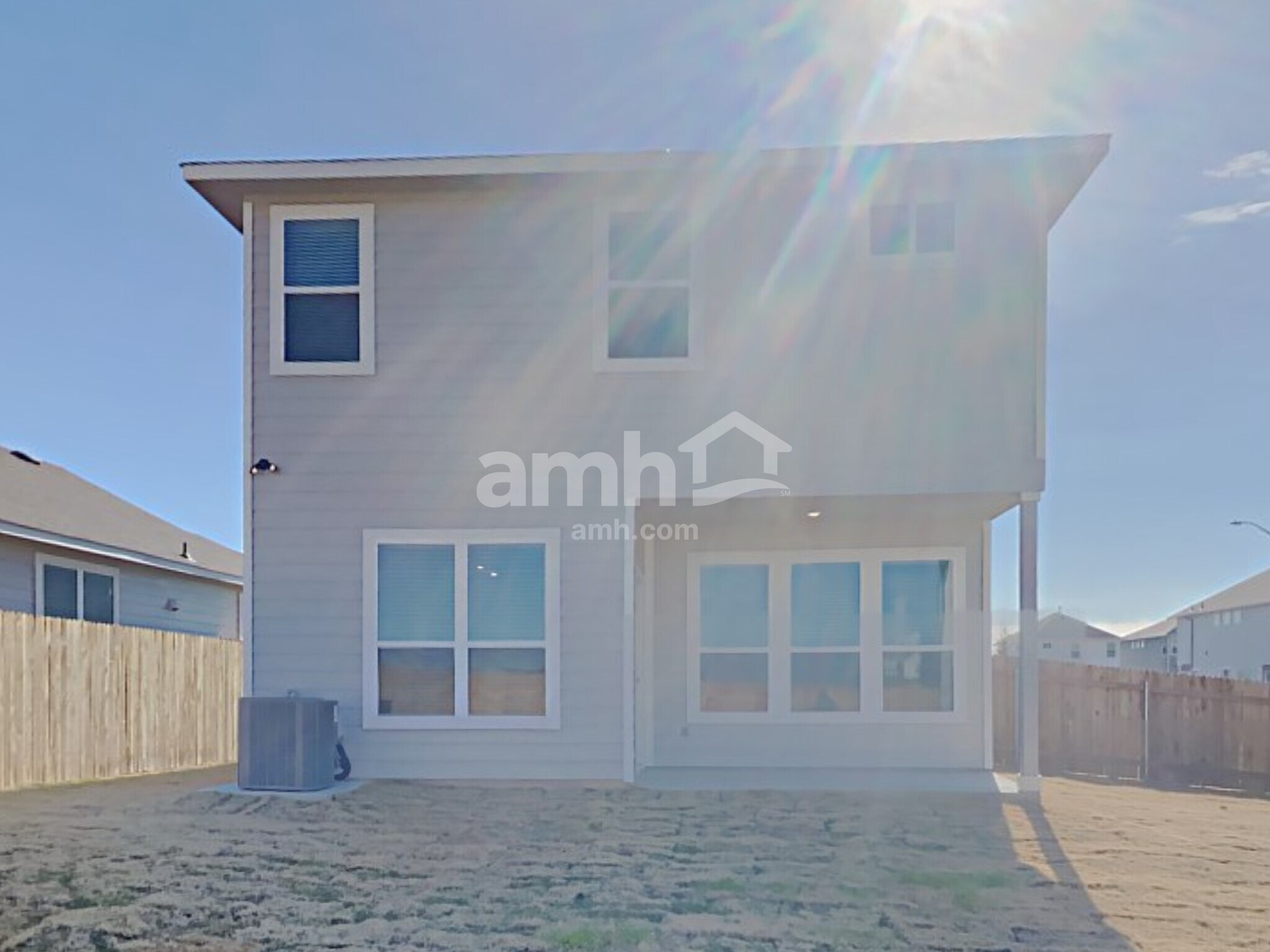 Building Photo - 207 Pebble Creek Run