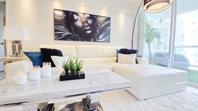 Building Photo - 5151 Collins Ave