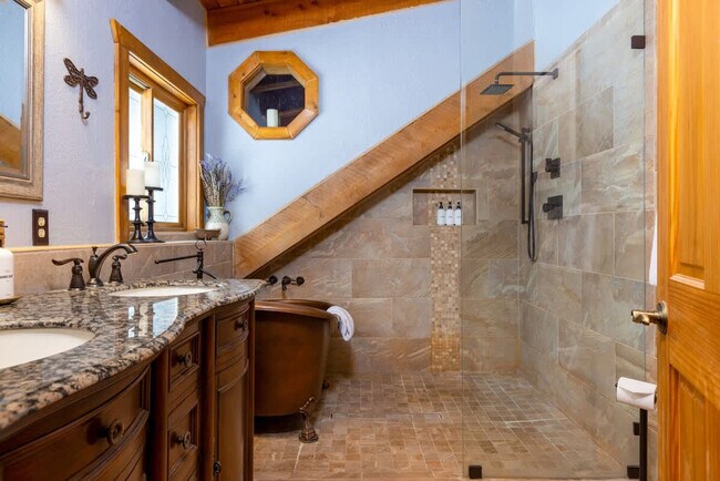 Building Photo - 237 Hamilton Ln