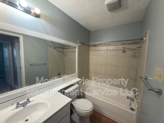 Building Photo - 1312 Southport Dr