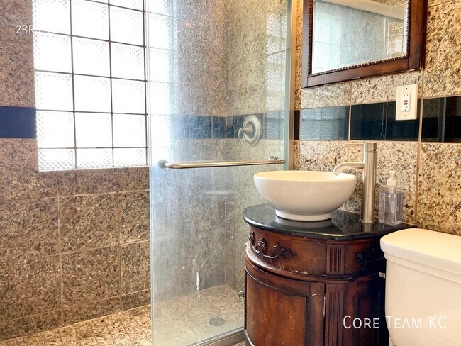 Building Photo - 1107 W 45th St