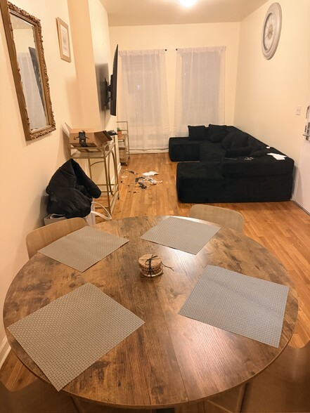 Building Photo - 295 Throop Ave