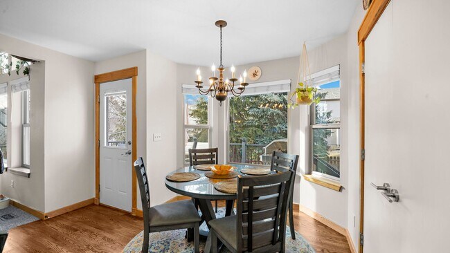 Building Photo - 15390 Paddington Cir