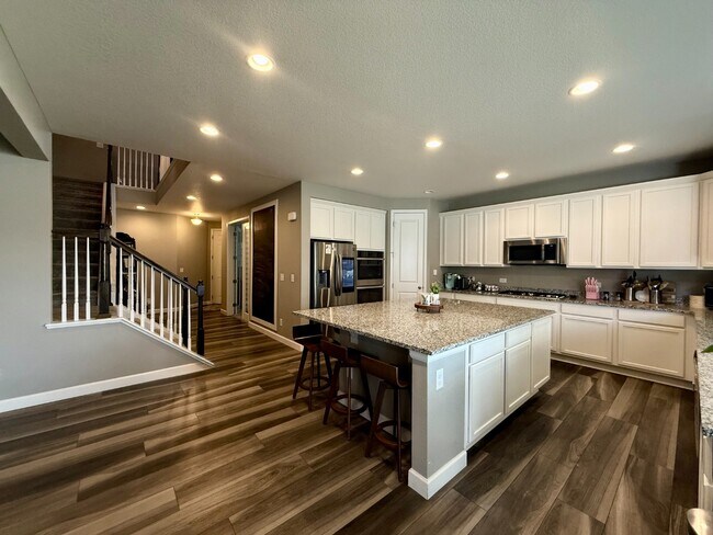 Building Photo - Spacious 5-Bedroom home with beautiful Views in Castle Rock for Rent