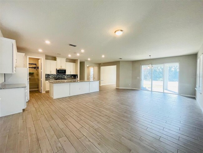 Building Photo - 8892 Lake Hall Ln