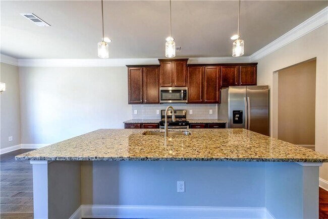 Building Photo - 2091 Harvester Ln