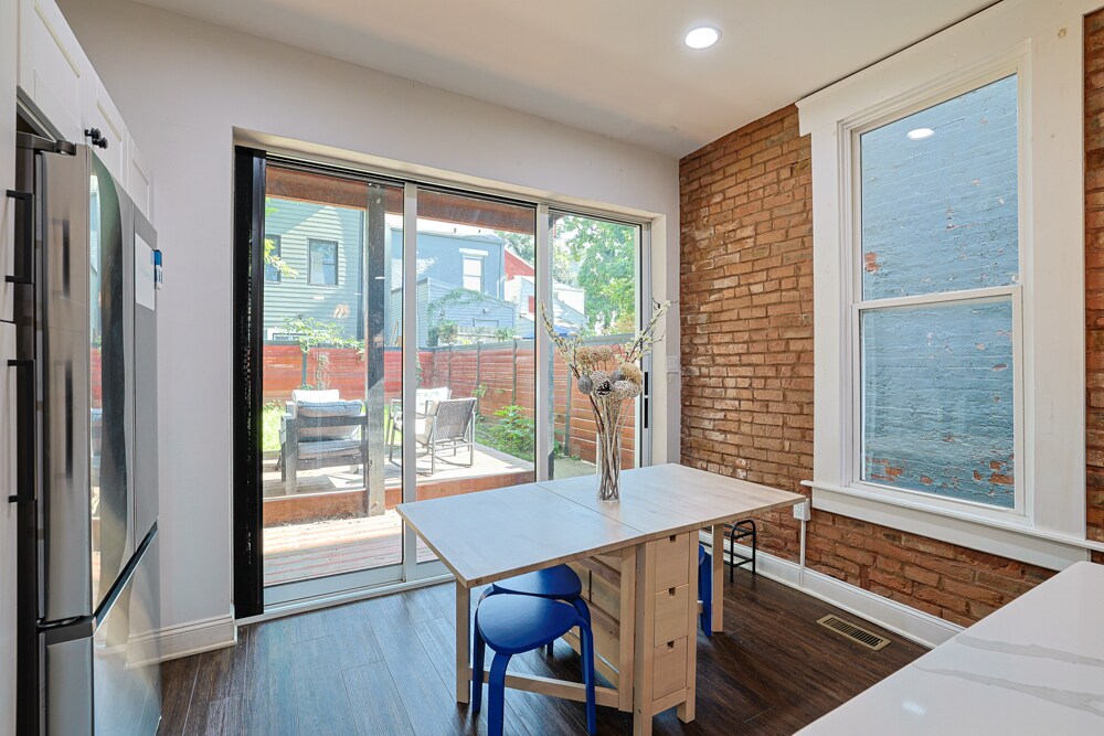 Building Photo - 916 Findlay St