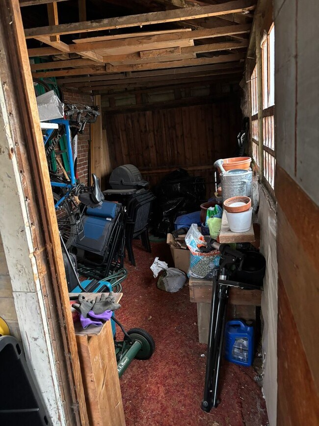 Building Photo - 421 W Lamme St