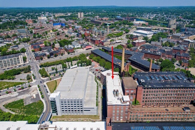 Building Photo - 200 Market St