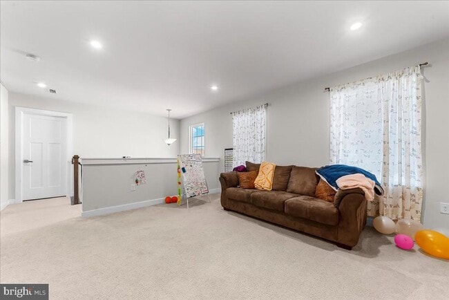 Building Photo - 305 Goodwick Dr
