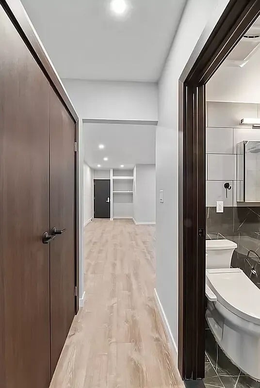 Building Photo - 453 W 48th St
