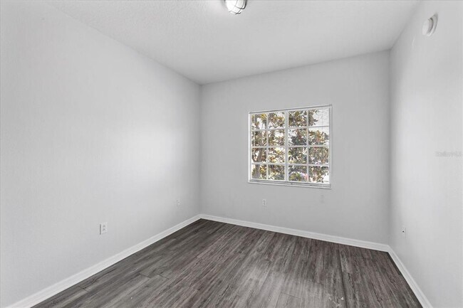 Building Photo - 9621 Lakedale Way
