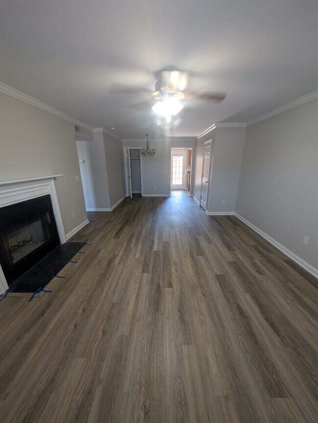 Living Room Picture 2 - 501 Chandler Pl