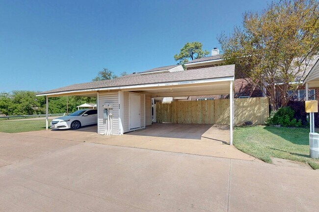 Building Photo - 846 Creekside Dr