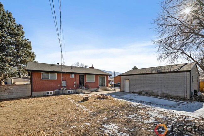 Building Photo - Gorgeous Home In Midvale!