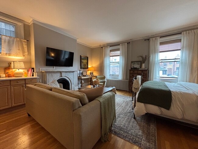 Building Photo - 82 Charles St