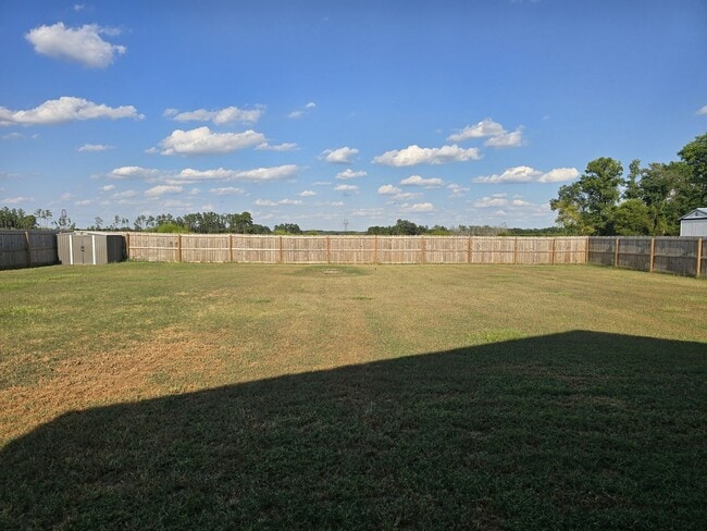 Building Photo - **October Rent Free**4 Bedroom, 2 Bath Hom...