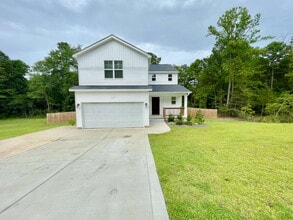 Building Photo - 3-Bedroom Retreat With 2.5 Baths In Fayetteville