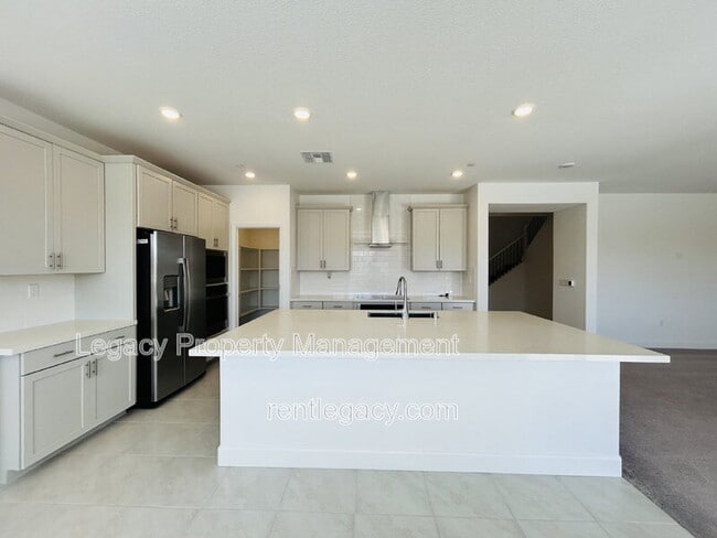 Building Photo - 4096 Azul Way