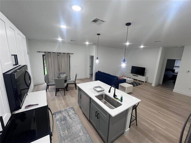 Building Photo - 2816 Silas Ave