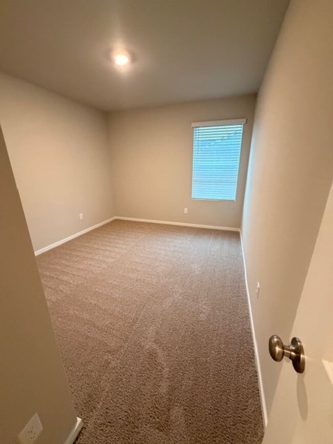 Building Photo - Brand New 2025 Home in Bakerview