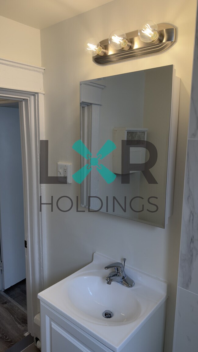 Building Photo - 7242 Glenthorne Rd