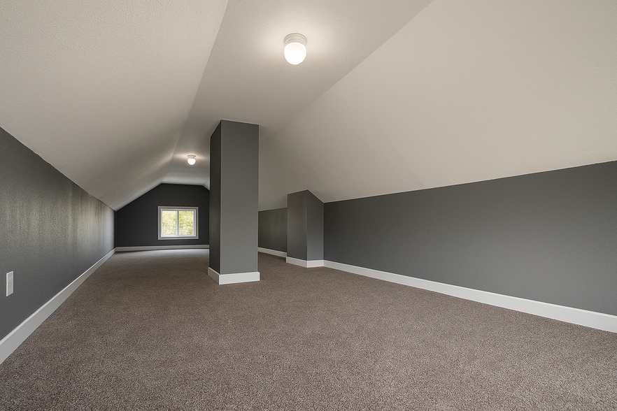 Building Photo - 620 1st Ave