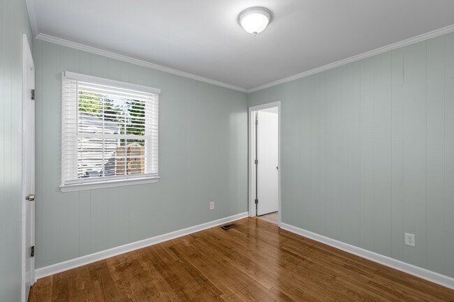 Building Photo - 522 S 22nd Ave