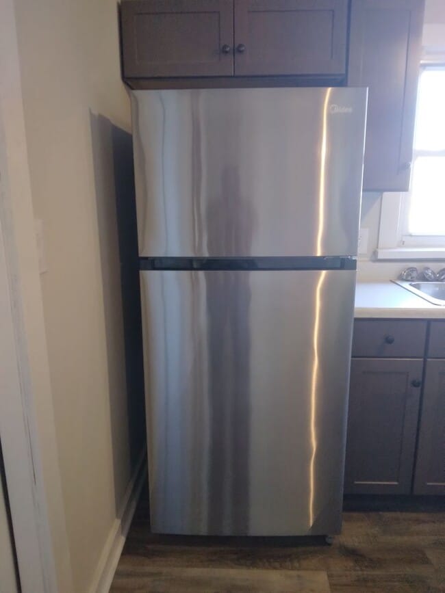 Building Photo - Newly remodeled 2 bedroom 1 bath home, Whi...