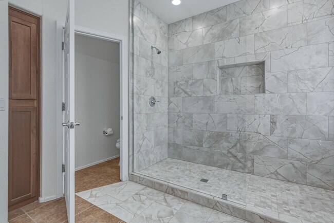 Building Photo - 5111 W El Cortez Trail