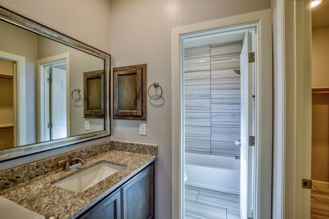 Building Photo - 11491 Summer Dr