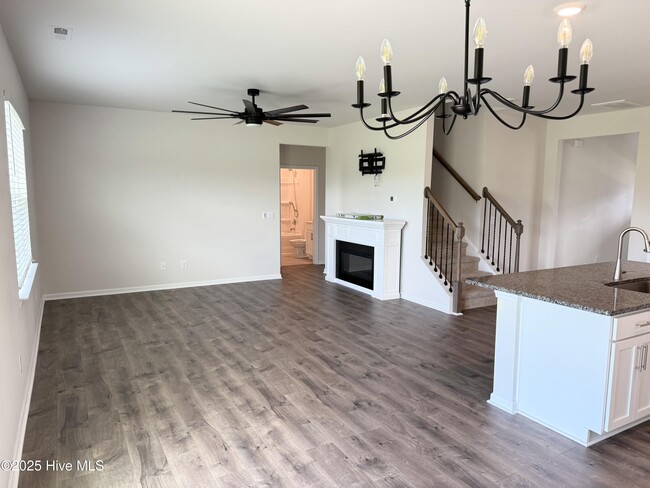 Building Photo - 3228 Ridgeland Dr