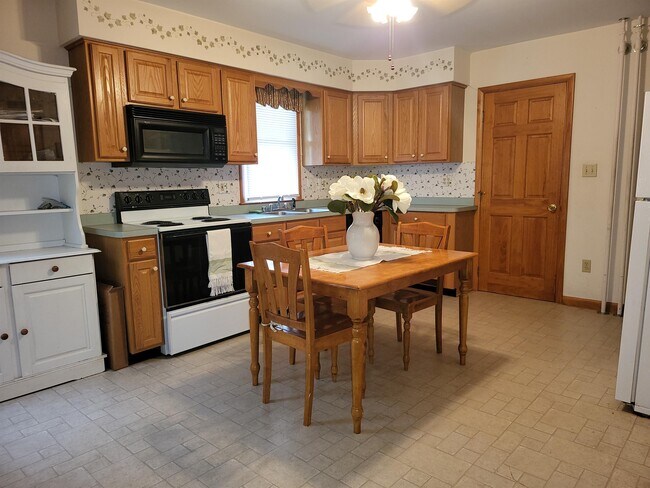 Building Photo - 139 N Seton Ave