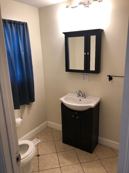 Building Photo - 1534 3rd Ave