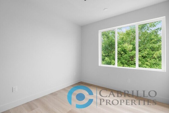 Building Photo - 3520 Oak Glen Ln