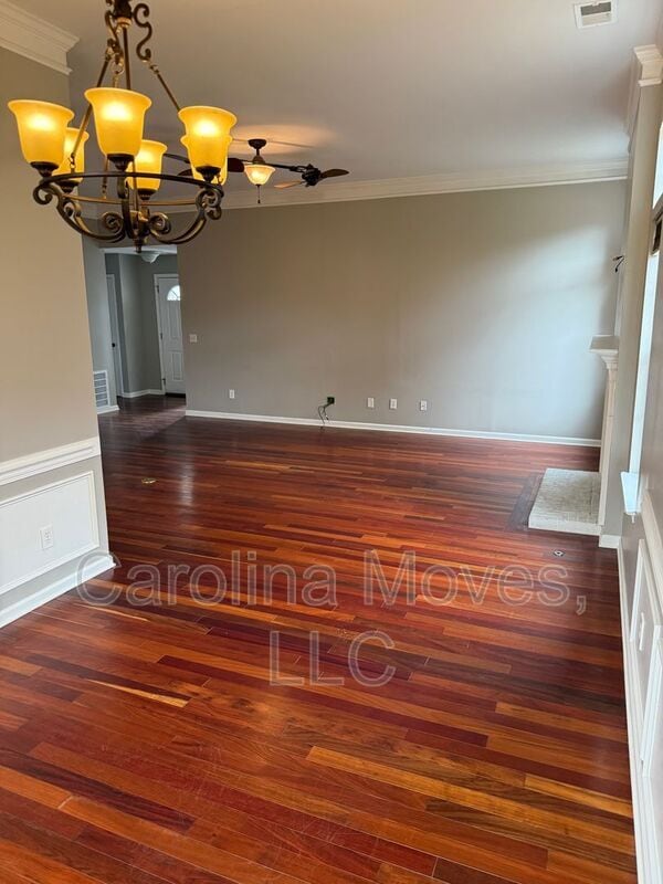 Building Photo - 323 Thornbush Ct