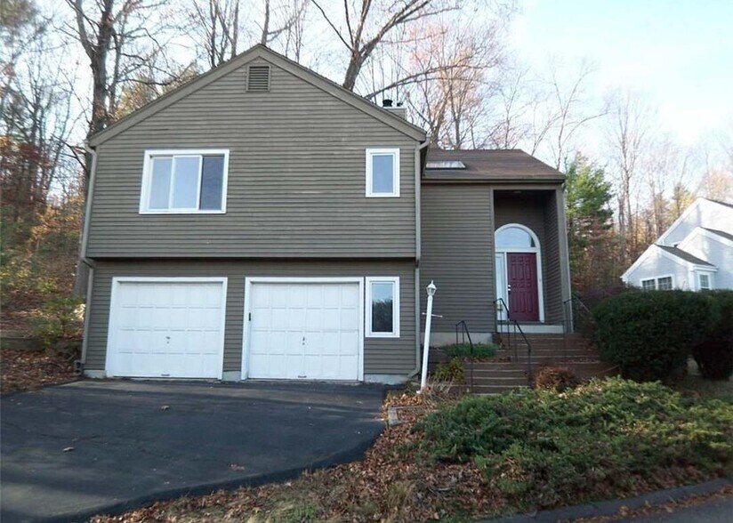 Building Photo - 1 Common Dr