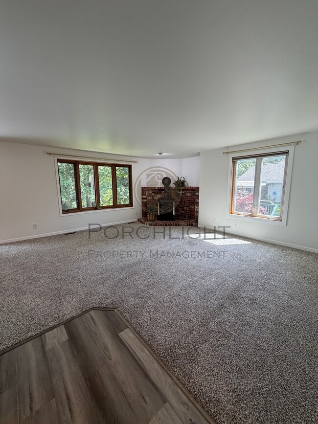 Building Photo - 107 Fairside Dr