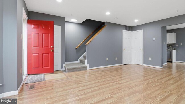 Building Photo - 2628 Deer Ridge Dr