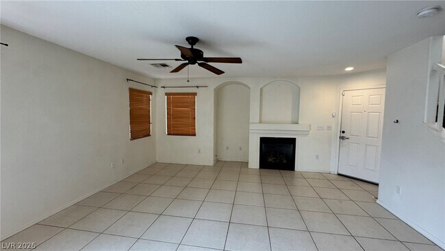 Building Photo - 9967 Carrizo Springs Ave