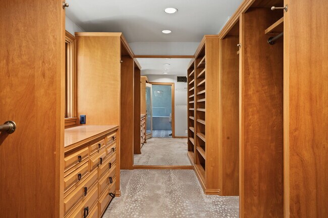 Building Photo - 575 N Beverly Glen Blvd